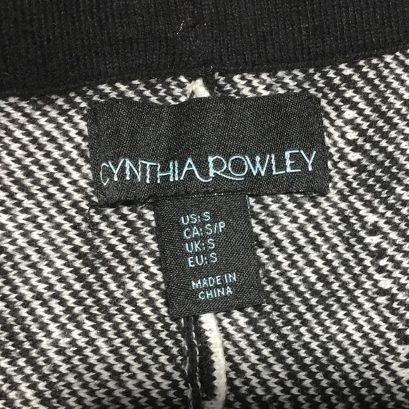 Cynthia Rowley ✦ Baroque Lace-inspired Knit Stretch Skirt (S) - Picture 3 of 5